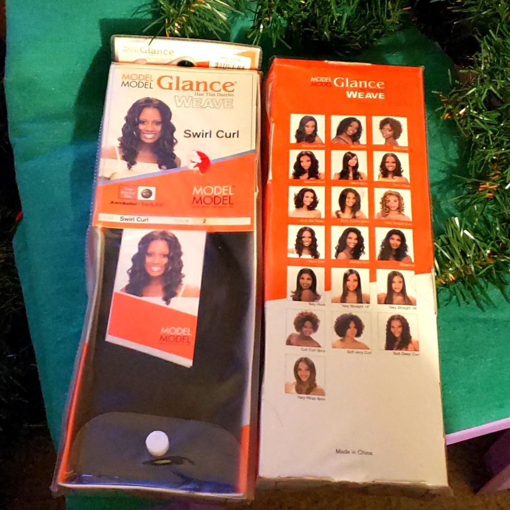 Model model Glance Weave